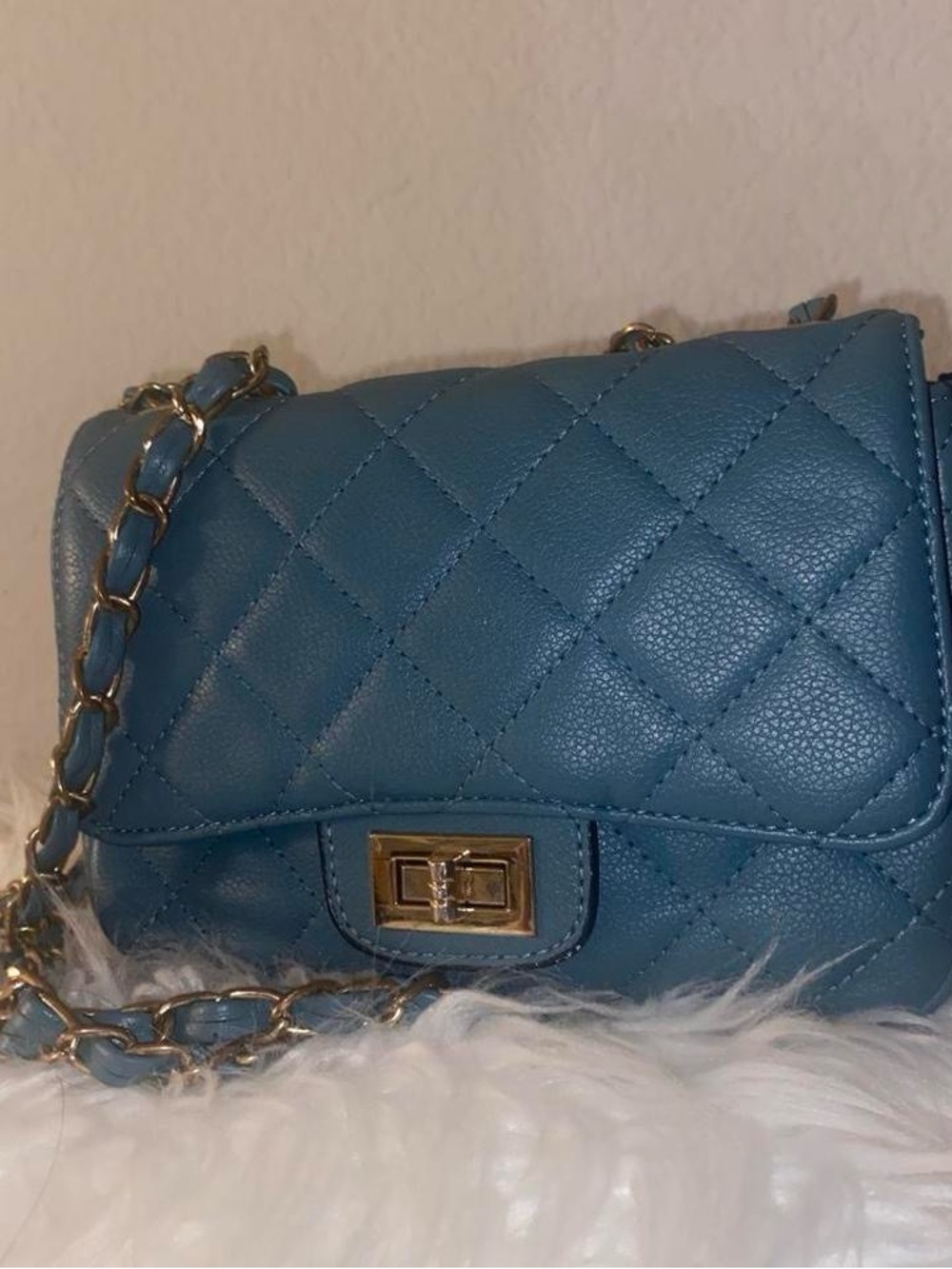 Quilted Blue gold chain Chain-Handle Shoulder Bag/gold hardware
